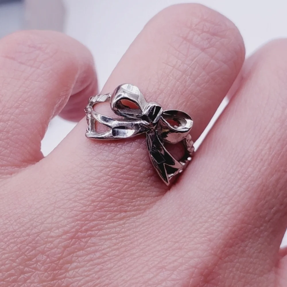 Silver Bow Ring - Picture 6 of 7